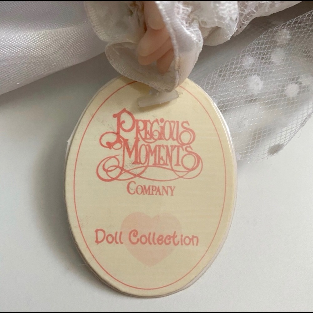 Precious Moments Brunette Bride Doll - Picture 3 of 4